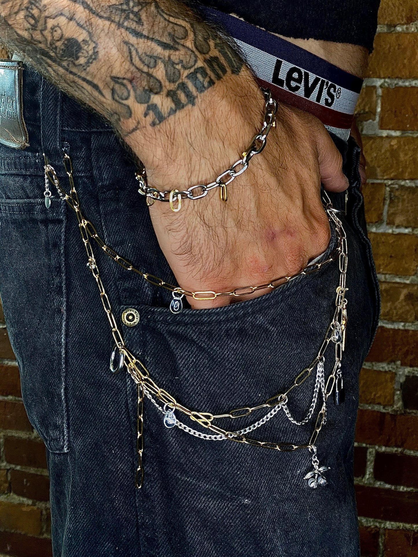 XIX - The World switch chain