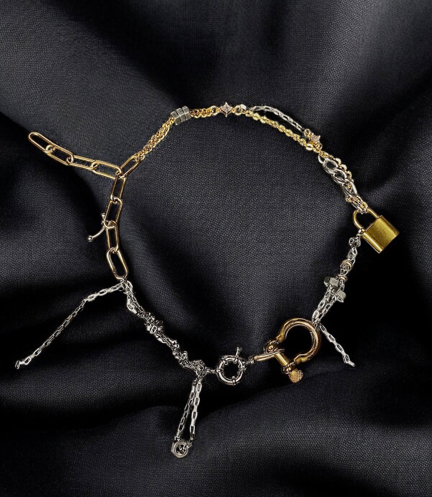 Collier Sam is alive and well - EXCLUSIVITÉ OUTSIDER