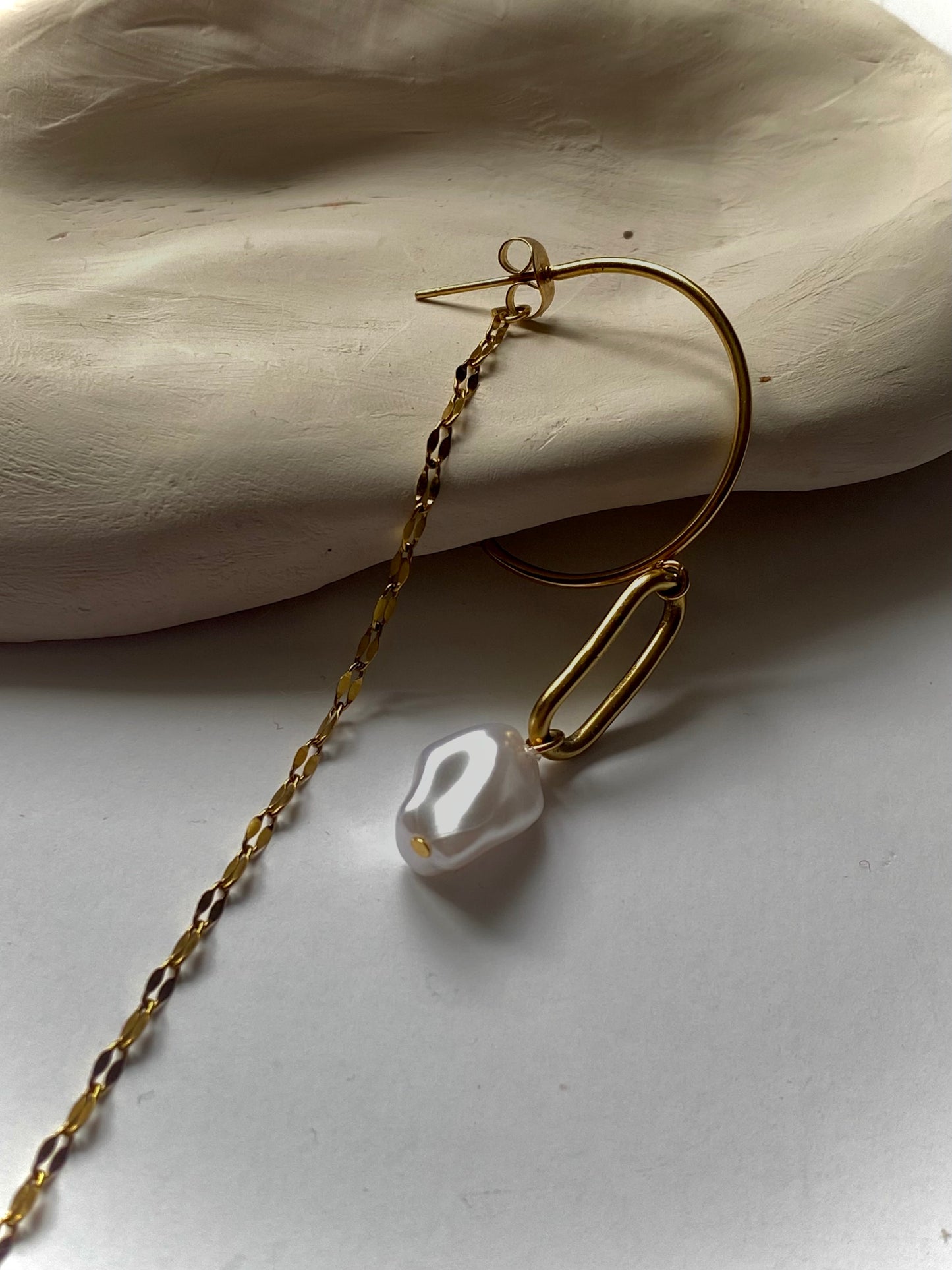 Ace of Pentacles mono-earring