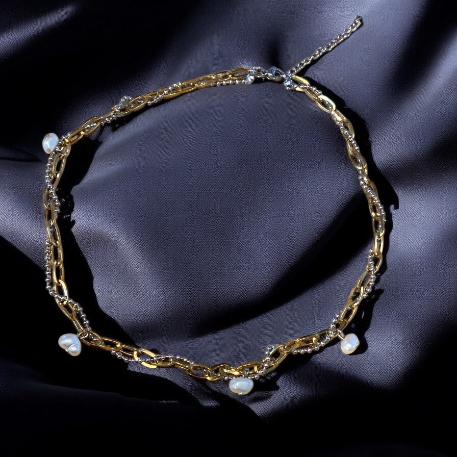Cavale necklace