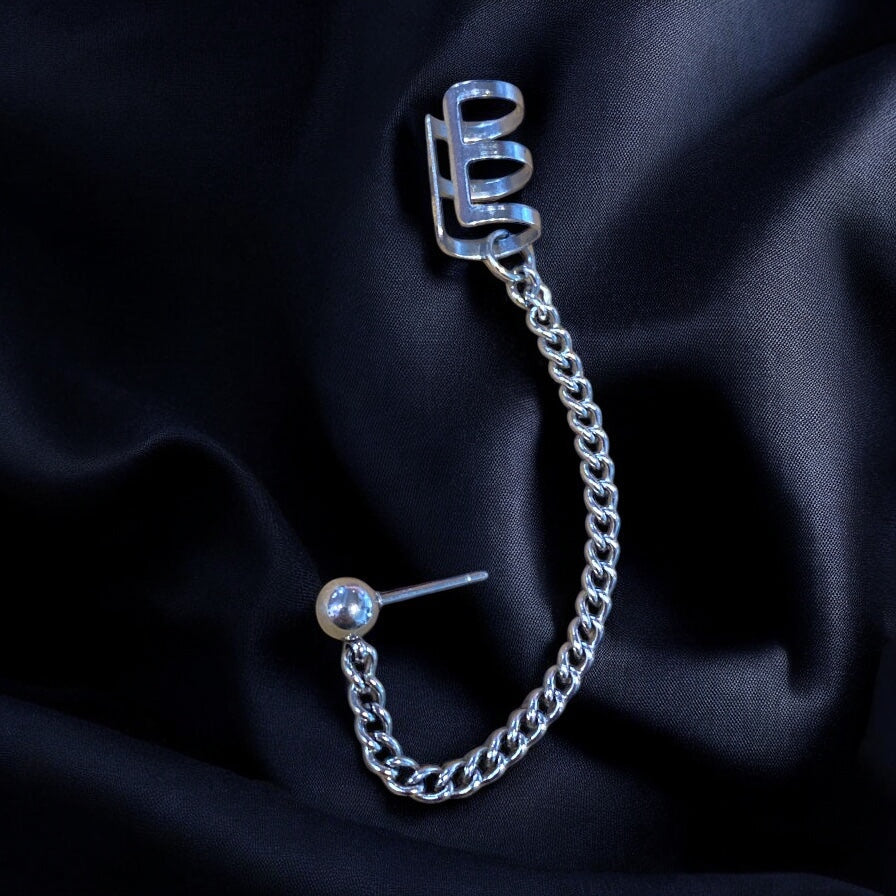 sombre mono-earring