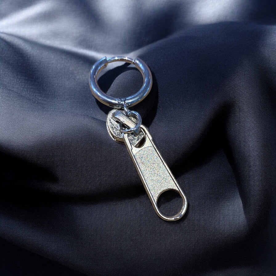 zipped mono-earring