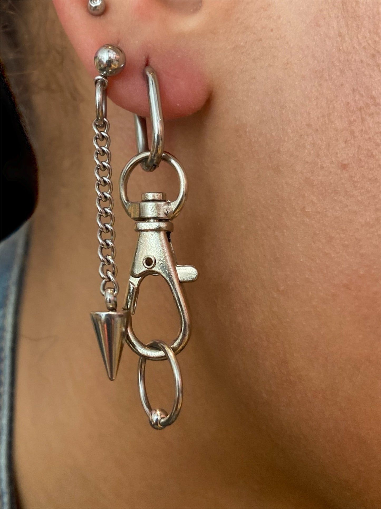 allies mono-earring