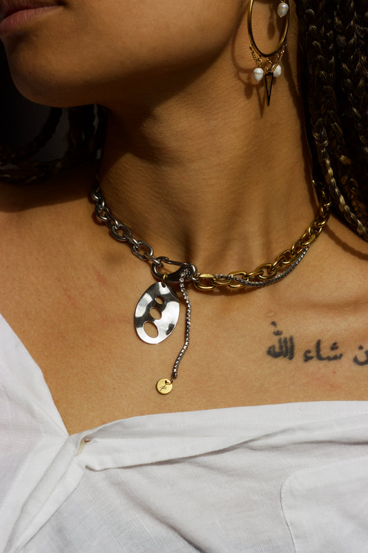 Never Tired • Collier