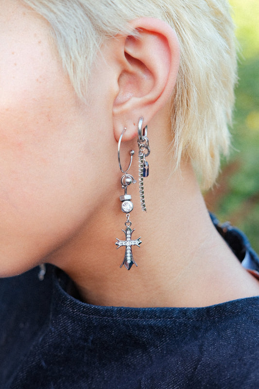 Page of Pentacles mono-earring