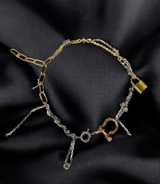 Collier Sam is alive and well - EXCLUSIVITÉ OUTSIDER