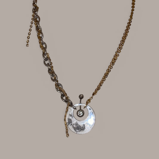 Collier Unchained