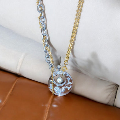 Collier Unchained