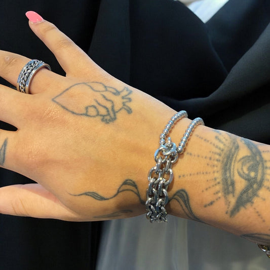 bracelet infiltrated