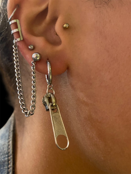 sombre mono-earring